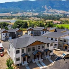 Luxury 3BR Eden Townhouse Near World Class Skiing